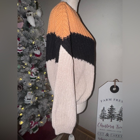 Autumn Leaves Tan Multi Chevron Stripe Knit crop sweater size S - Picture 2 of 11